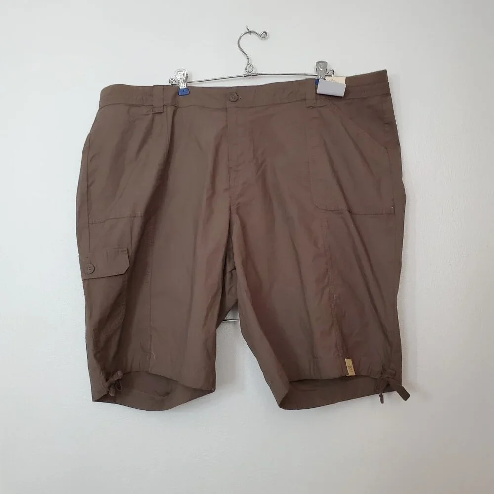 Women's Plus Size Bemuda Shorts 24W Set of 2 White A3 & Green St Johns Bay